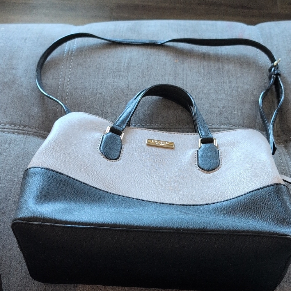 Elegant Black and Mauve Handbag